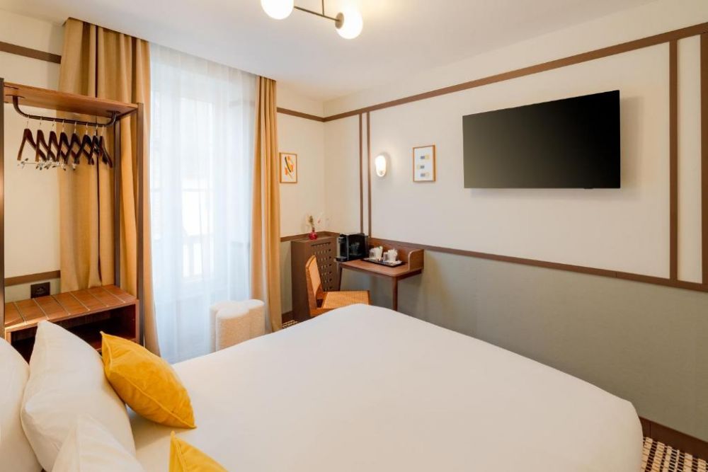 Standard double room